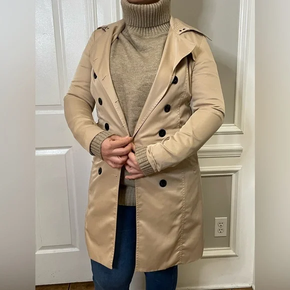 Classic Tan Trench Coat - Picture 3 of 6